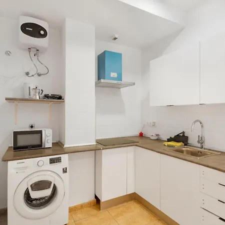1b Ren Coqueto Apartment *